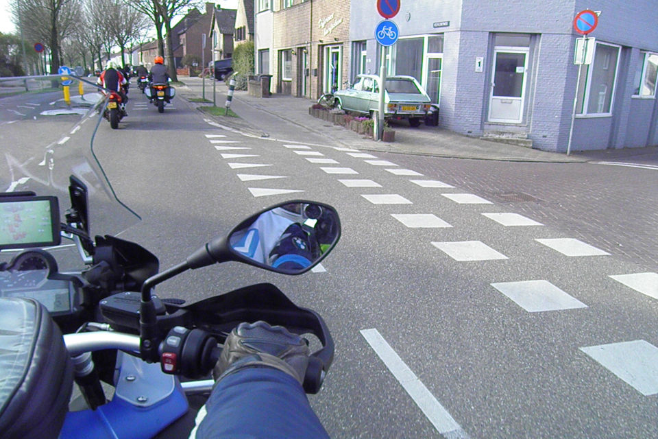 Motorrijbewijspoint Huizen theorie cursus online